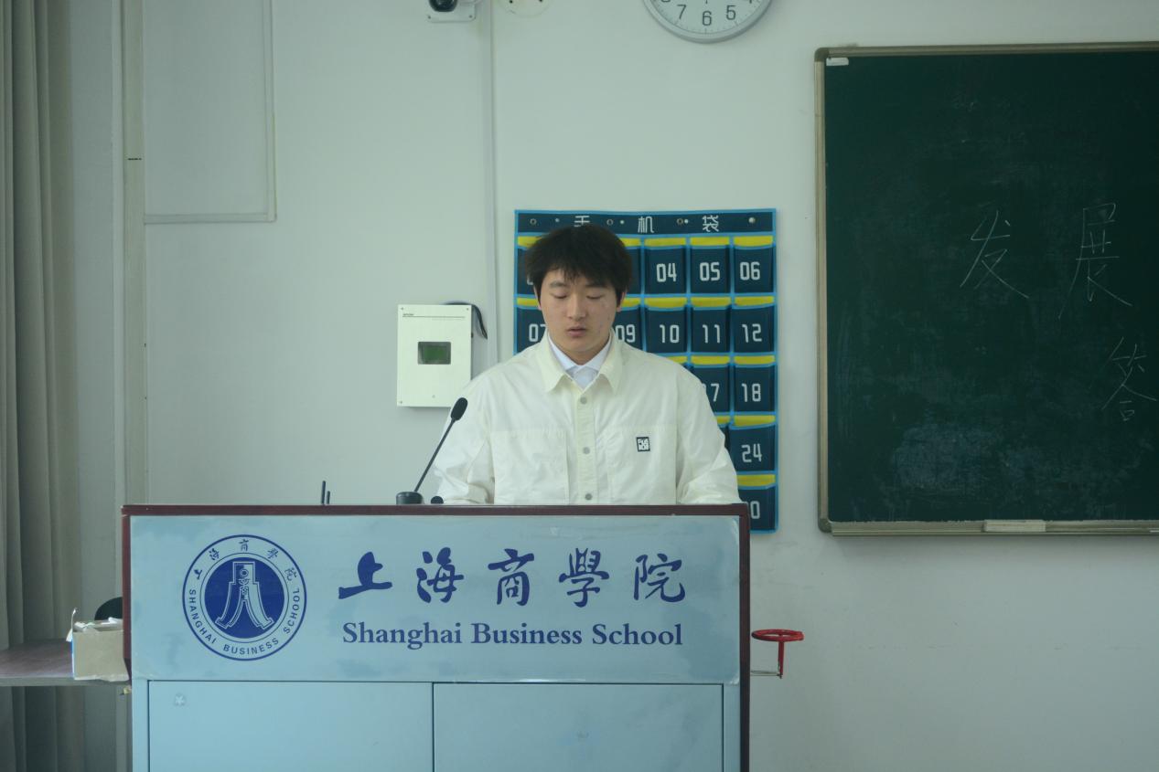 图2：候选人做自我介绍