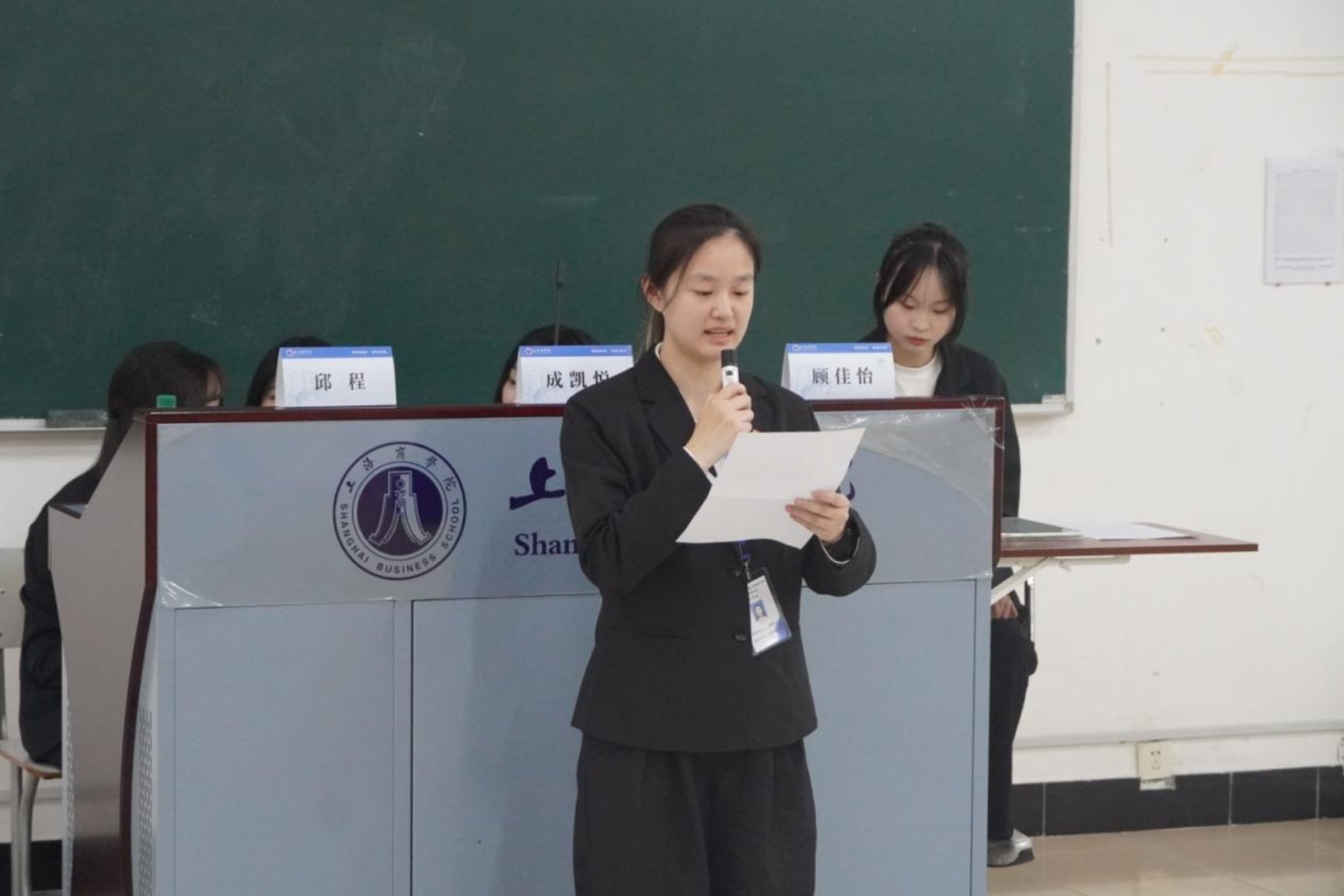 图4：候选人发表竞选演讲