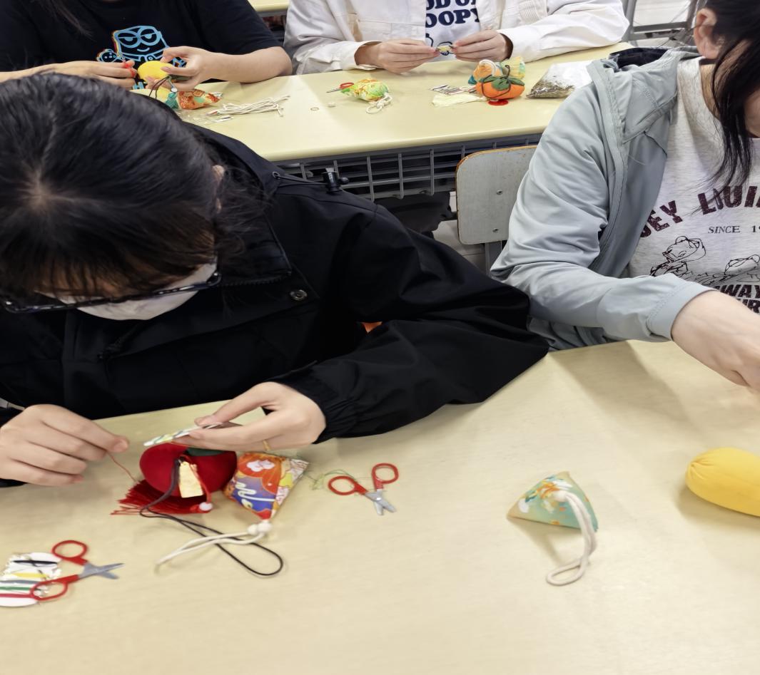 图：手工制作过程