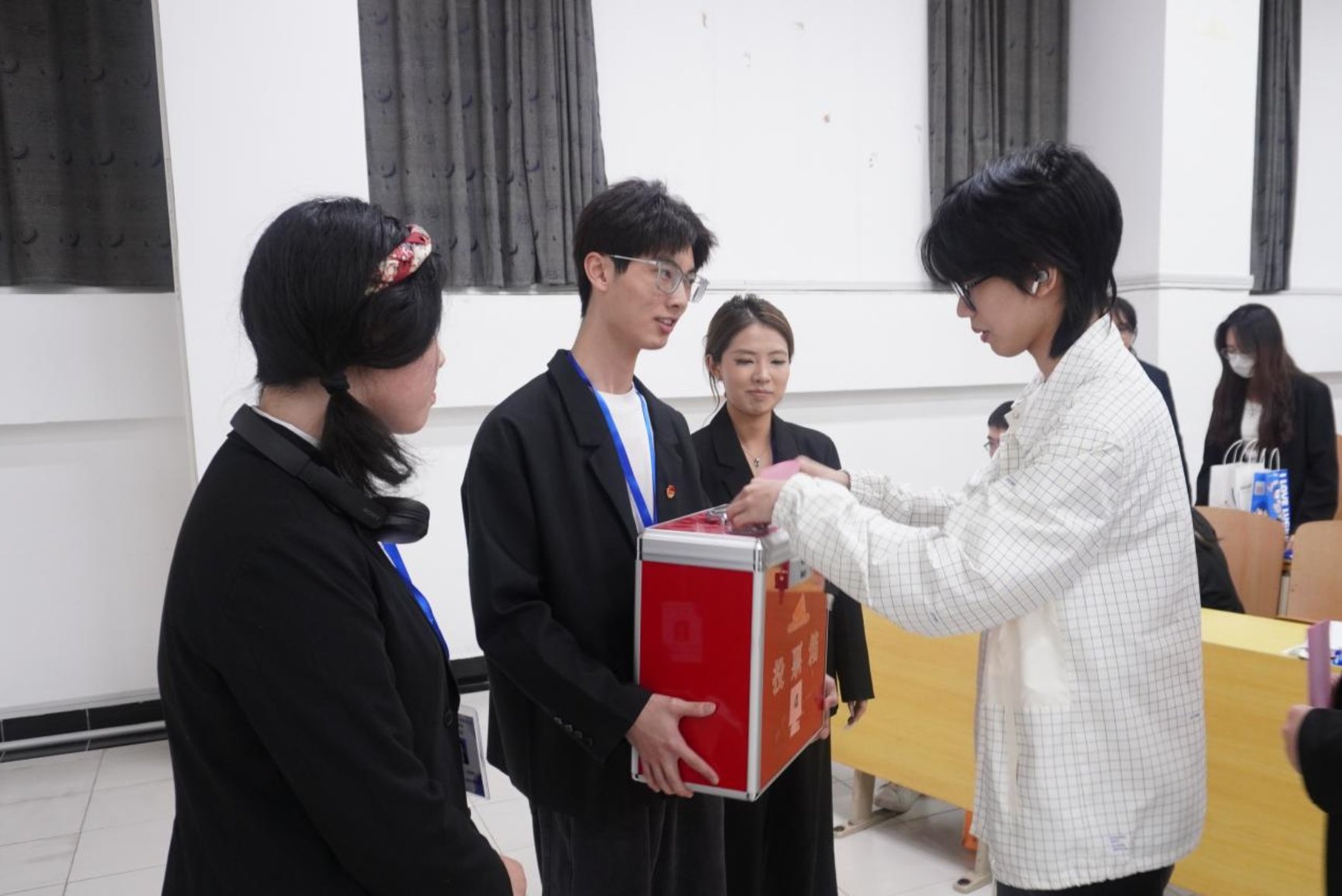 图5：参会成员投票